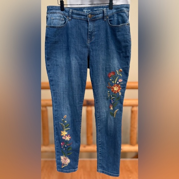 Style & Co Denim - Style & co Curvy Skinny Leg Embroidered Floral Denim Jeans